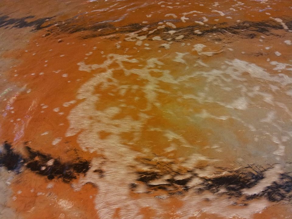 Oranje water in Bergambacht